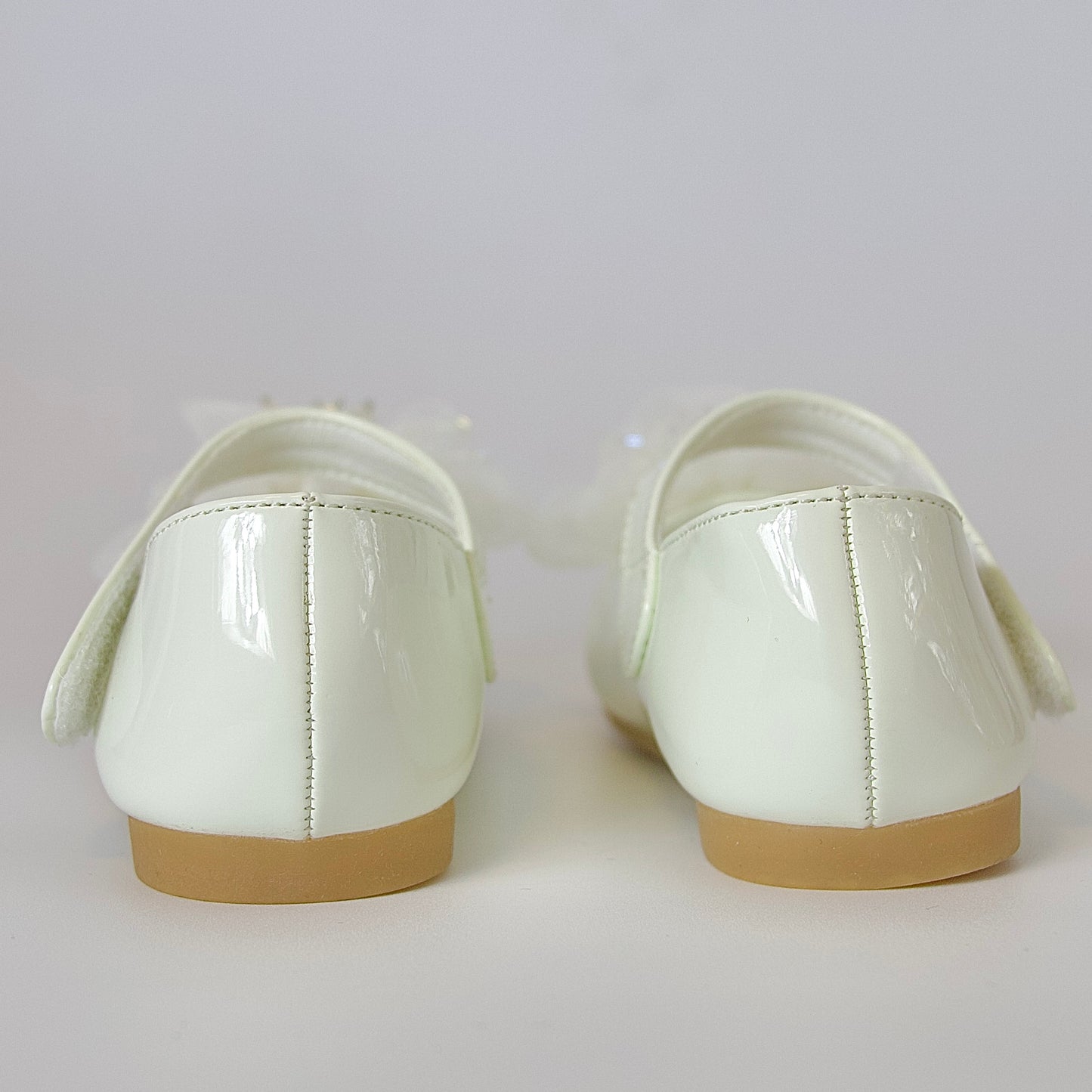 Zapatos charol con flor grande — perfectos para ocasiones especiales y momentos inolvidables