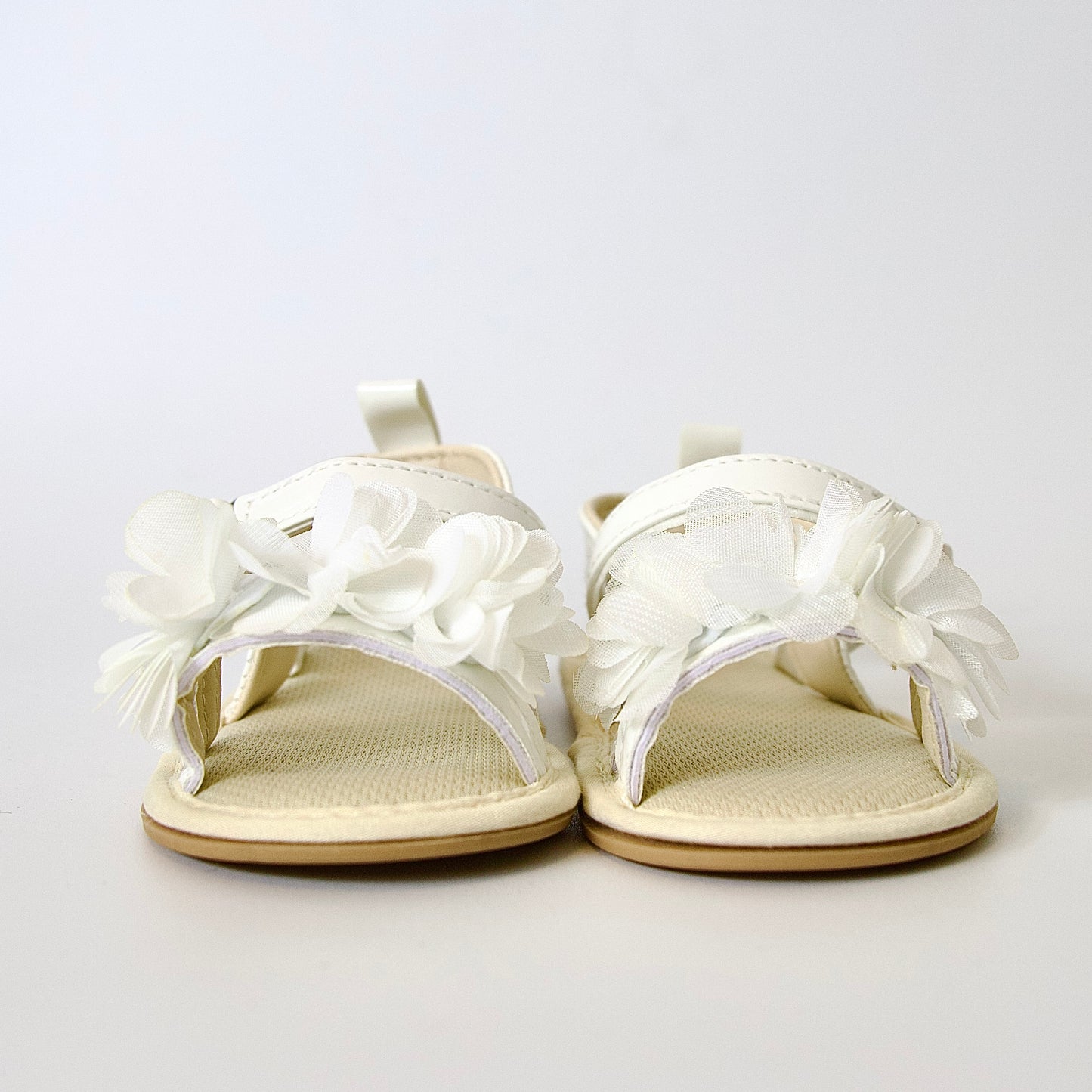 Sandalias para niña — FLORES BLANCAS