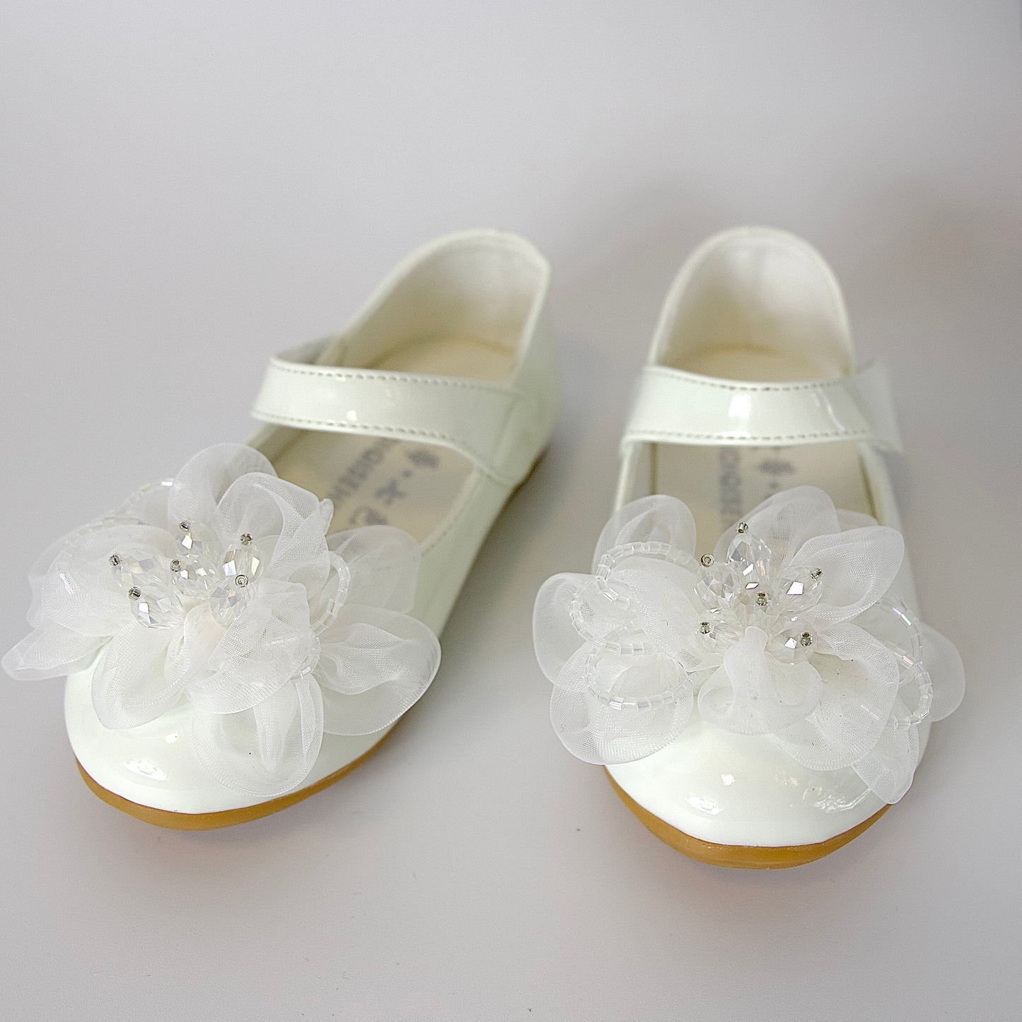Zapatos charol con flor grande — perfectos para ocasiones especiales y momentos inolvidables