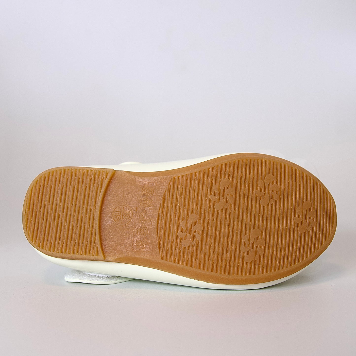 Zapatos charol con flor grande — perfectos para ocasiones especiales y momentos inolvidables