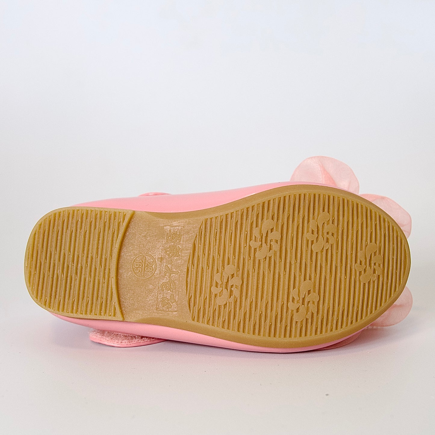 Zapatos charol con flor grande — perfectos para ocasiones especiales y momentos inolvidables