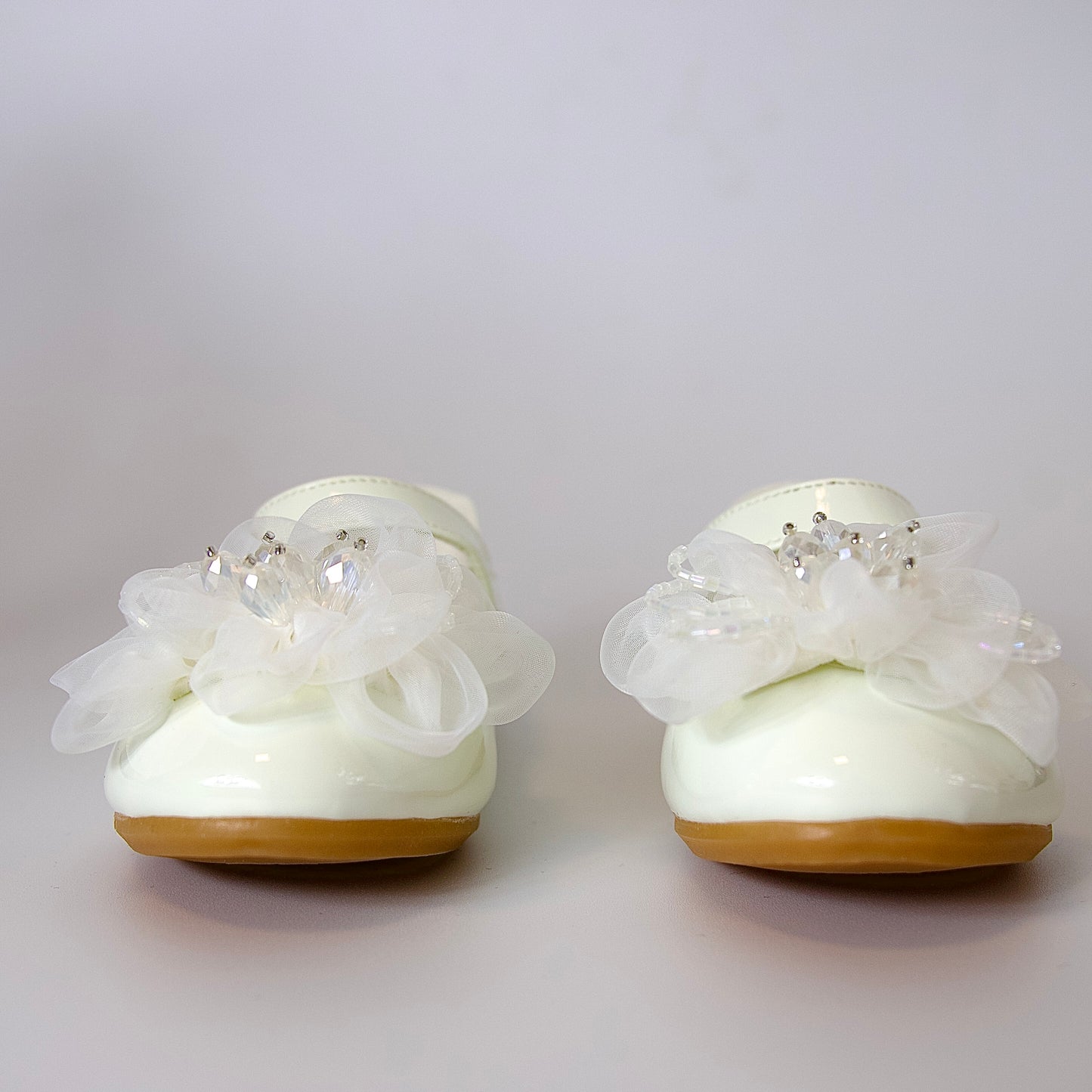 Zapatos charol con flor grande — perfectos para ocasiones especiales y momentos inolvidables