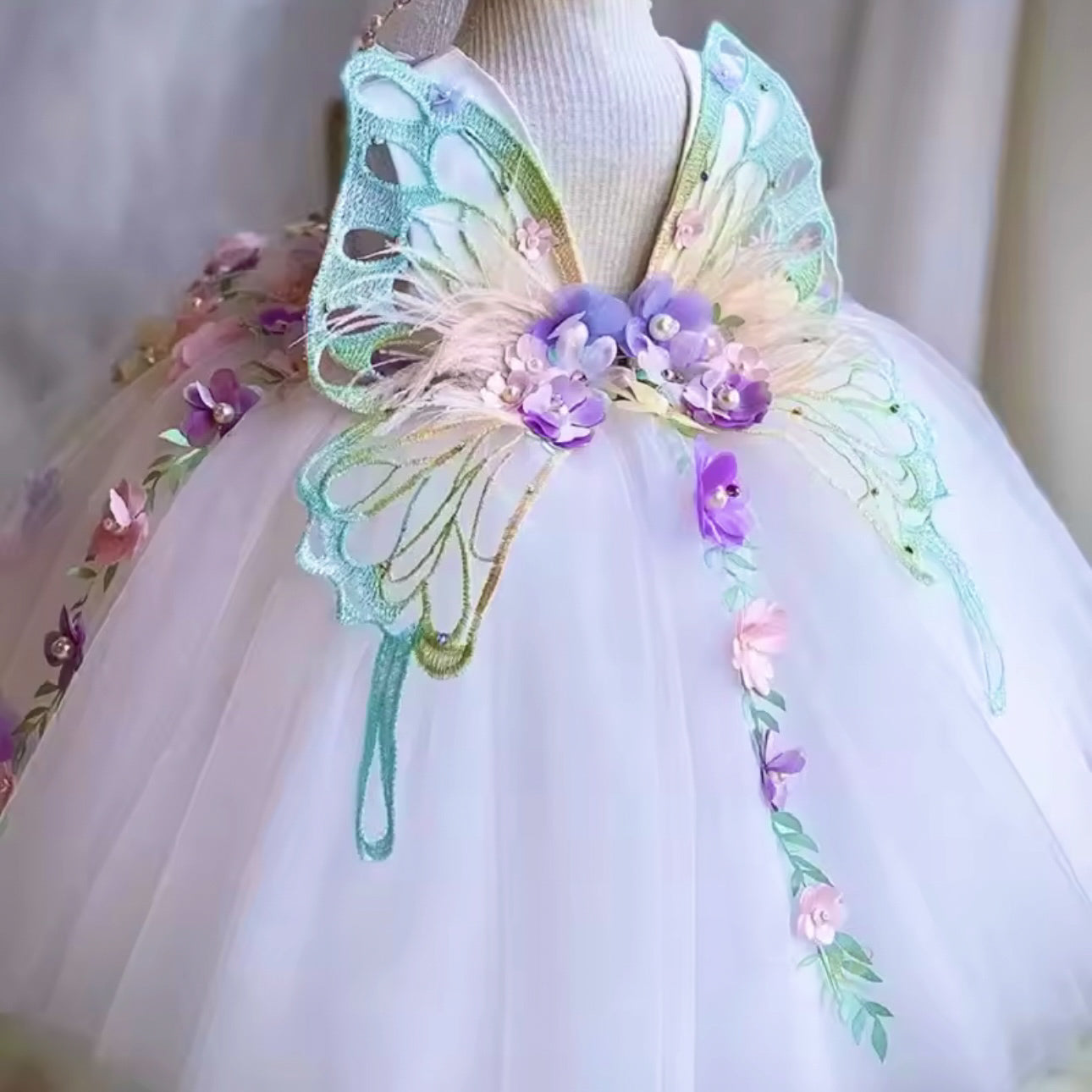 Pequeña hada de primavera