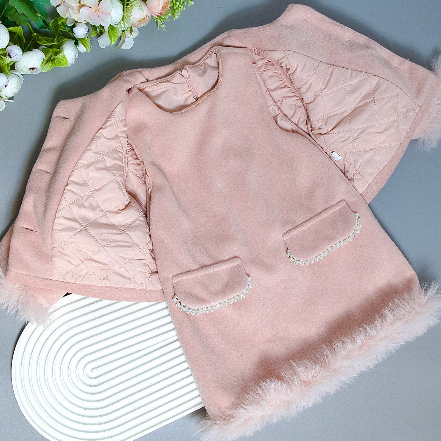 Conjunto abrigado: vestido + chaqueta