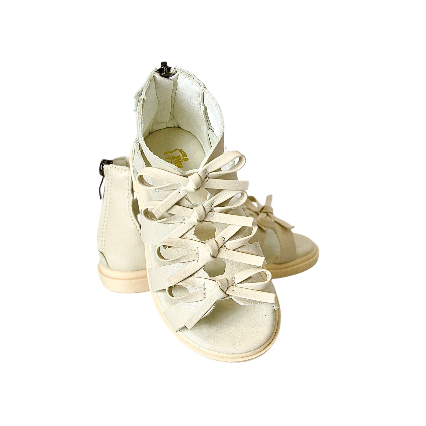 Sandalias tipo gladiador con lazo — modernas, cómodas y perfectas para días activos.
