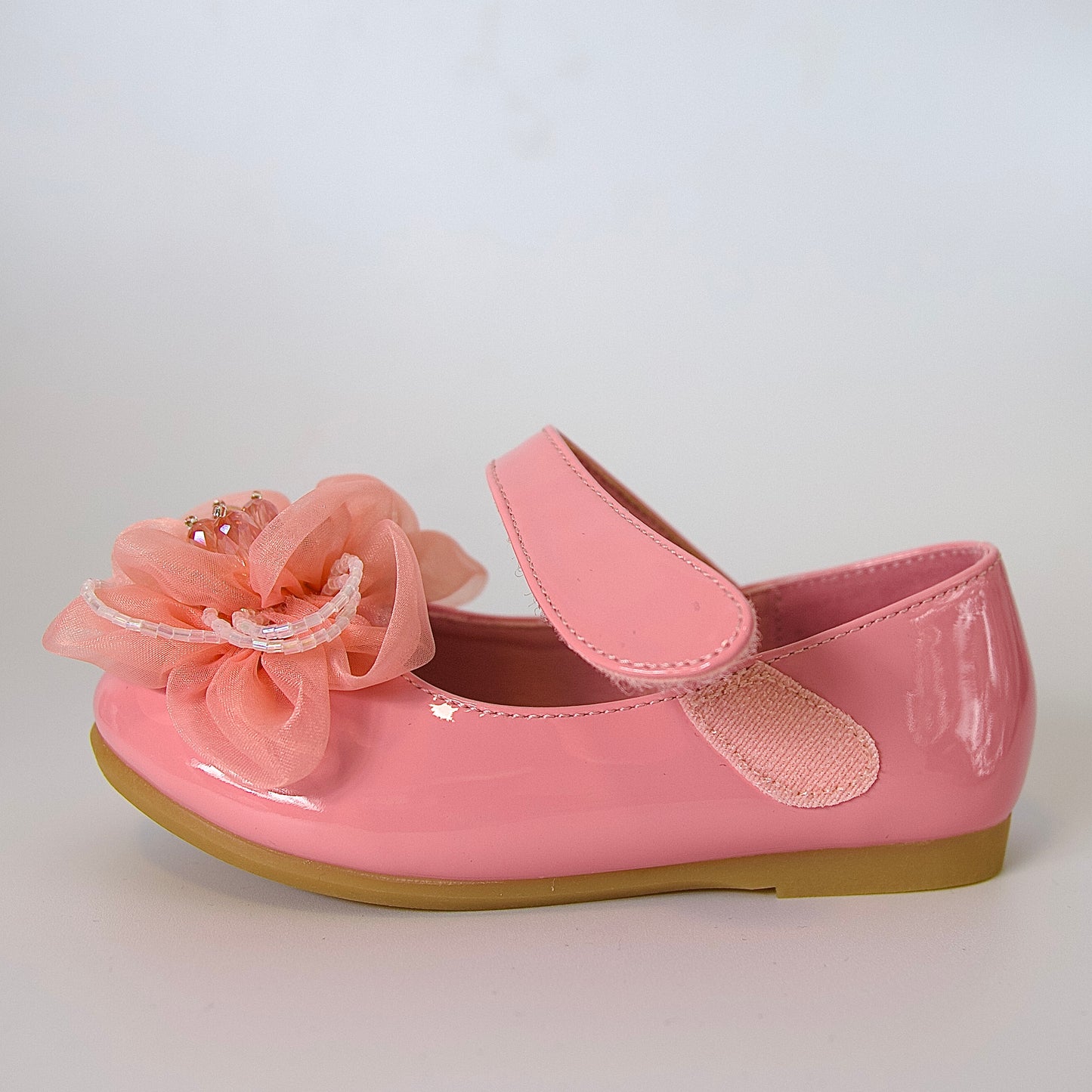 Zapatos charol con flor grande — perfectos para ocasiones especiales y momentos inolvidables