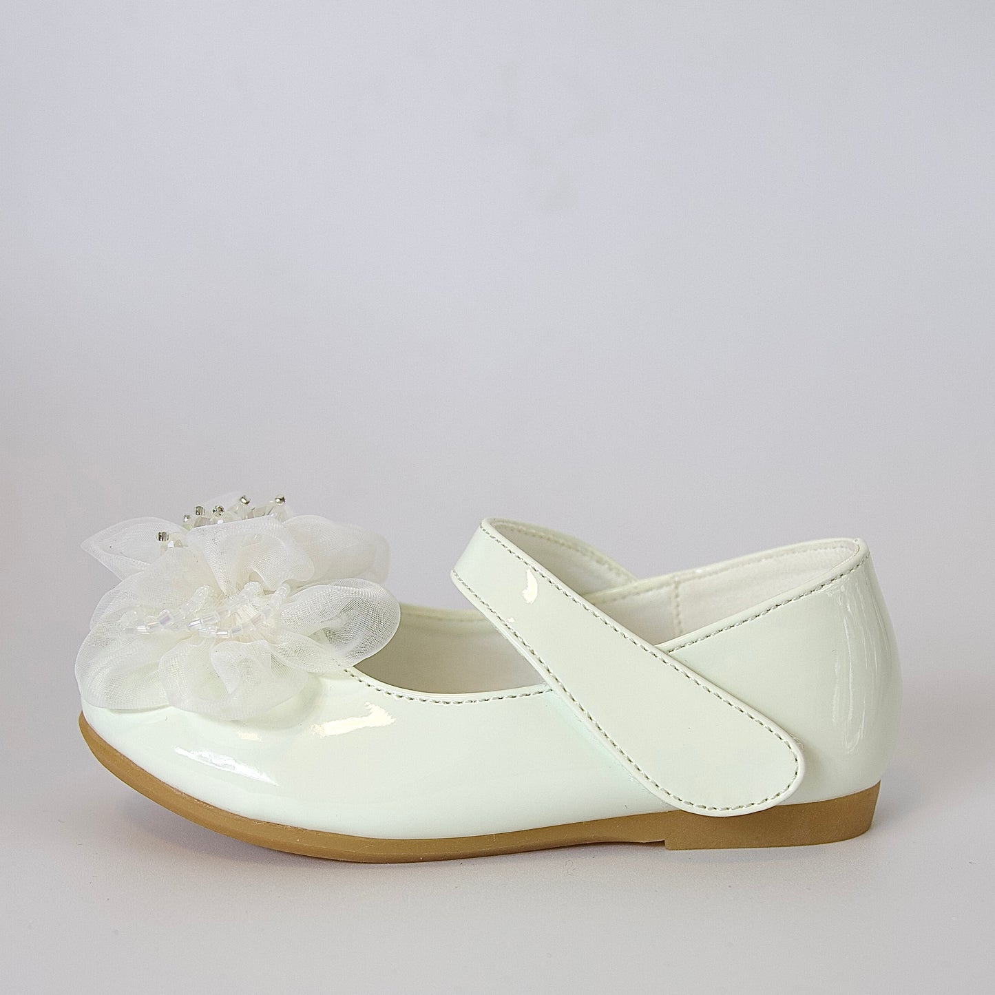 Zapatos charol con flor grande — perfectos para ocasiones especiales y momentos inolvidables