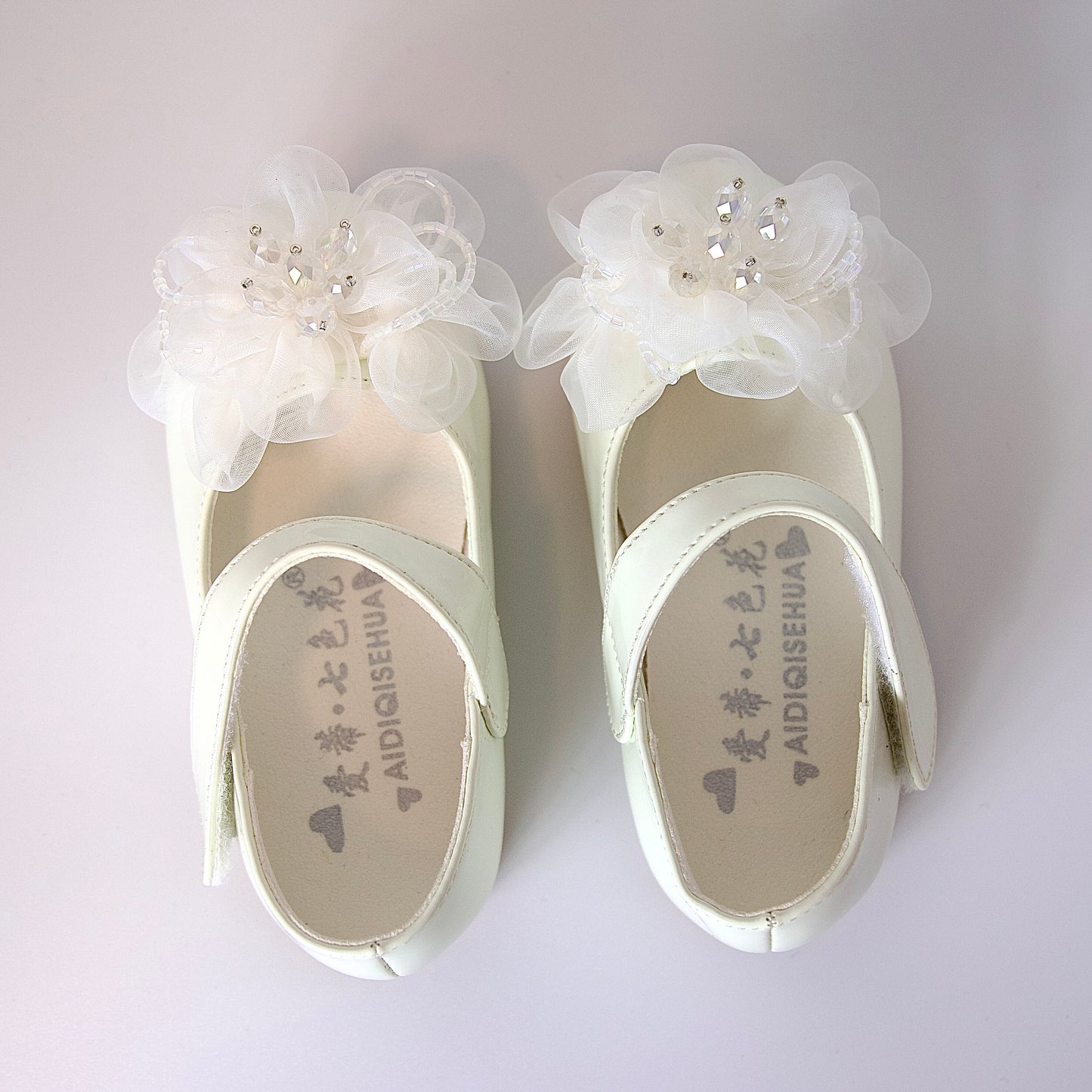 Zapatos charol con flor grande — perfectos para ocasiones especiales y momentos inolvidables
