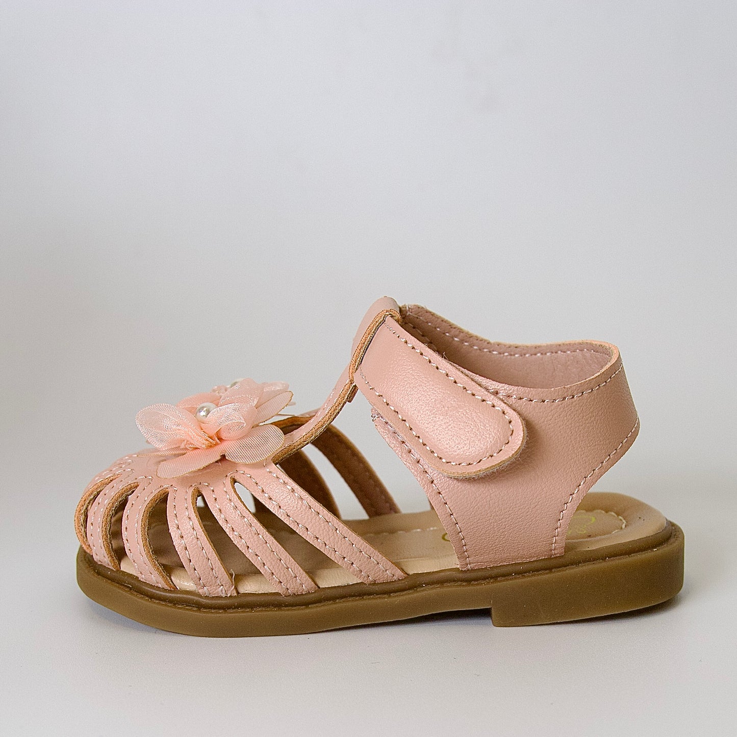 Sandalias rosadas con flores y perlas — perfectas para paseos, jardín infantil y celebraciones de verano!