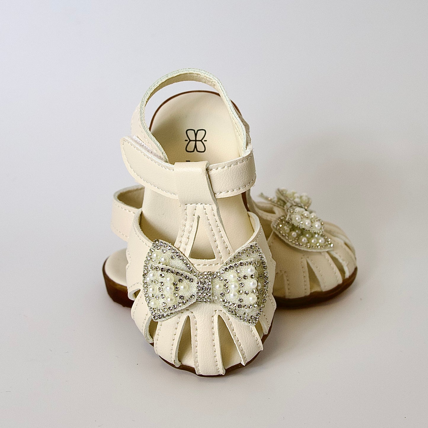 Sandalias para niña — PUNTA CERRADA Y LAZO CON BRILLOS